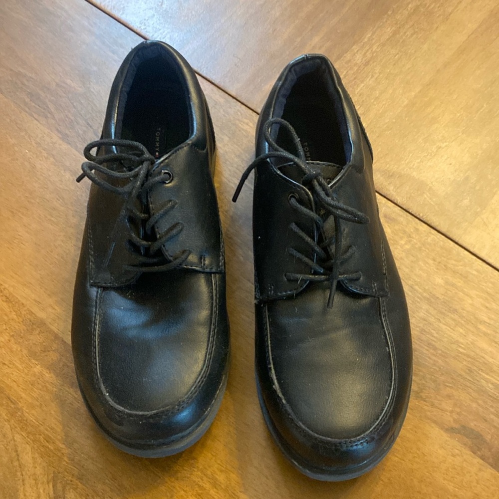 Boys black 4.5 Tommy Hilfiger Robbie lace up